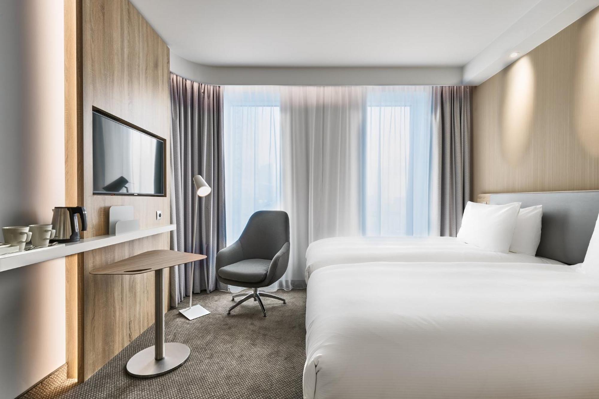 Holiday Inn Express - Warsaw - The Hub, An Ihg Hotel المظهر الخارجي الصورة